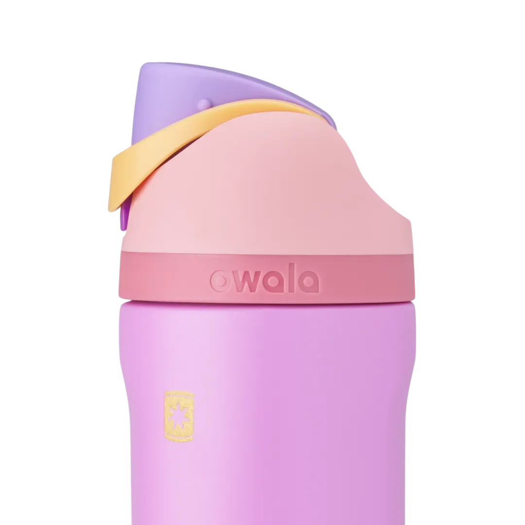 FreeSip Rapunzel Disney Princess Collection lid detail, lilac purple body with peach lid, lavender flip cap, yellow carry loop, and gold sun logo